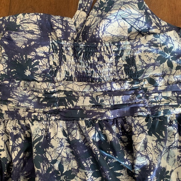 BCBG blue abstract satin halter top Large - Picture 4 of 4